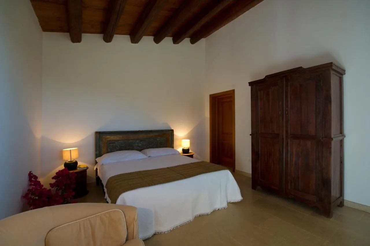 فندق Relais Parco Cavalonga دونافوغاتا 4*,  إيطاليا